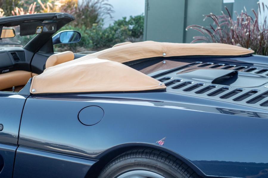 Детали экстерьера Ferrari F355 Spider 1995 года  (фото 66 из 149)